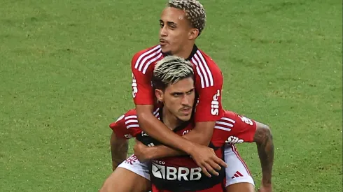 Feyenoord quer anunciar Matheus Gonçalves, do Flamengo, para jogar com Igor Paixão. (Photo by Buda Mendes/Getty Images)