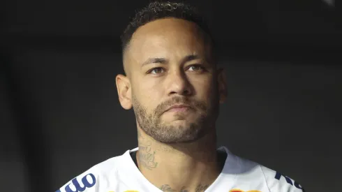 Neymar não descarta saída do Santos e assusta ao falar sobre renovação: "Não vou mais...". (Photo by Alexandre Schneider/Getty Images)