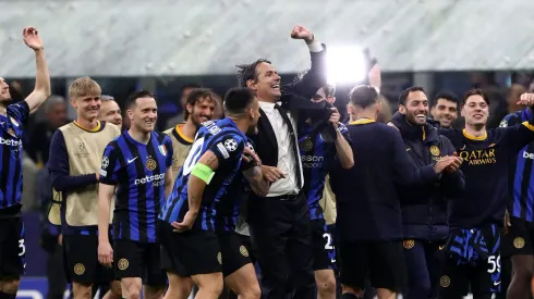 Jogadores da Inter de Milão comemoram vaga na final da Champions League (Photo by Marco Luzzani/Getty Images)