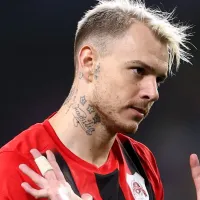 Roger Guedes dá preferência ao Corinthians em provável retorno ao Brasil