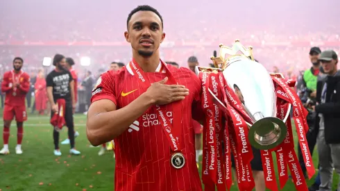 Trent Alexander-Arnold comemora título da Premier League pelo Liverpool