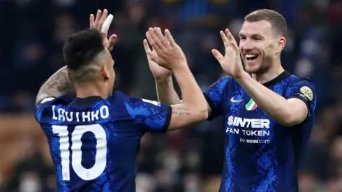 Lautaro Martínez e Dzeko, em 2022, pela Inter de Milão (Photo by Marco Luzzani/Getty Images)