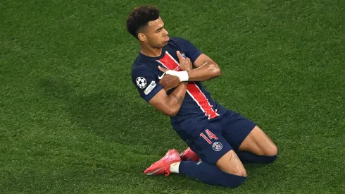 Na final da Champions League de 2025, Désiré Doué fez história ao se tornar o terceiro adolescente a marcar em uma decisão da competição. (Foto: Dan Mullan/Getty Images)