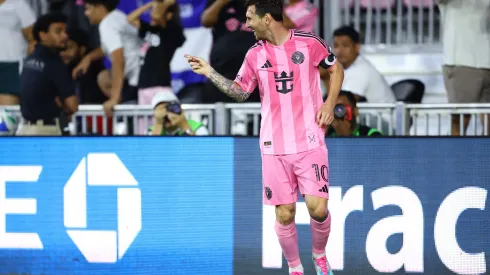 A Arábia Saudita intensifica suas negociações para trazer Lionel Messi e consolidar a liga local como um polo do futebol mundial. (Foto de Megan Briggs/Getty Images)