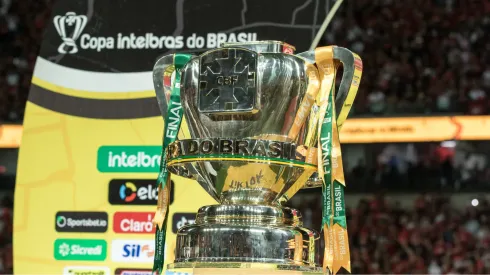 Troféu da Copa do Brasil antes da final de 2021