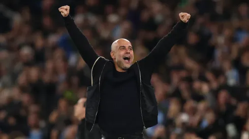 Pep Guardiola comemora gol do Manchester City