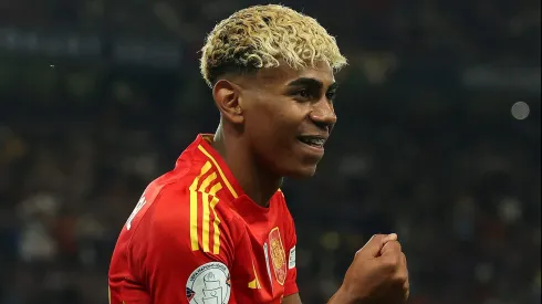 Lamine Yamal faz Mbappé passar vergonha em Espanha 5 x 4 França na Nations League. (Photo by Alexander Hassenstein/Getty Images)