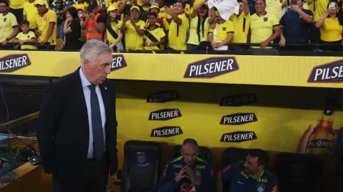 Apesar das dificuldades ofensivas e das críticas ao gramado, o técnico valorizou a organização defensiva e o empenho dos jogadores. (Foto de Franklin Jacome/Getty Images)