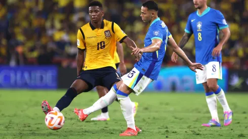 Vanderson em partida da Seleção Brasileira