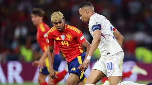 Kylian Mbappé marcado por Yamal