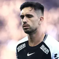 Lucas Moura e Oscar travam investida do São Paulo FC por Igor Coronado, do Corinthians