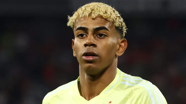 Lamine Yamal recebe críticas após ignorar Cristiano Ronaldo