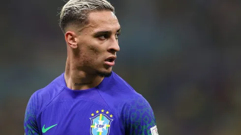 Antony em ação pela Seleção Brasileira