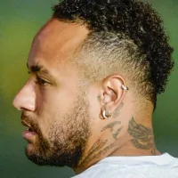 Neymar marca presença em hotel da Seleção Brasileira e Fanáticos ironizam: “Zica pesada”