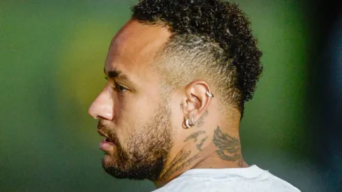 Neymar visita hotel da Seleção antes do jogo contra o Paraguai e Fanáticos reagem.