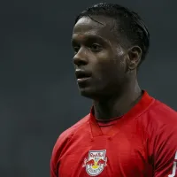 Corinthians busca acordo com Helinho e atacante toma decisão sobre jogar no Timão