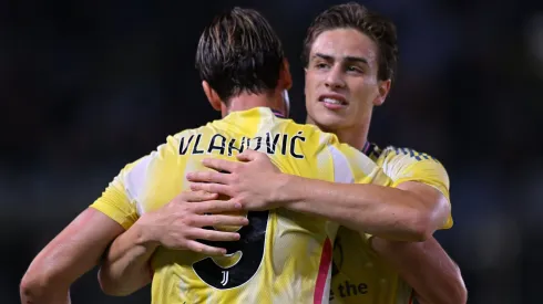 Dušan Vlahović e Kenan Yıldız juntos na Juventus. Foto: Alessandro Sabattini