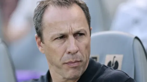 O técnico do Los Angeles FC, Steve Cherundolo, demonstrou apreensão com o duelo decisivo contra o Flamengo no Mundial de Clubes. (Foto de Harry HowGetty Images)