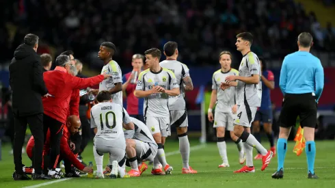 Jogadores do Benfica em campo