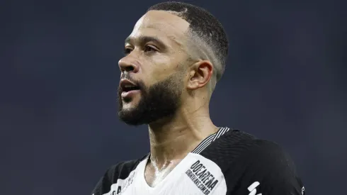 Adeus, Corinthians: Memphis Depay se anima com interesse do Besiktas e quer retornar à Europa.(Photo by Miguel Schincariol/Getty Images)