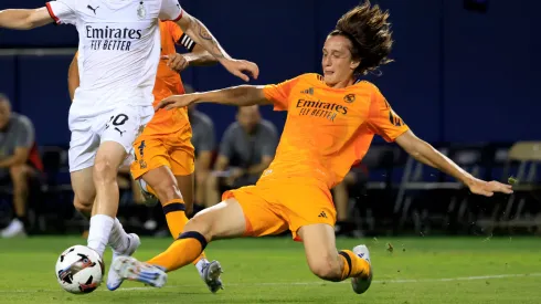 Joan Martínez fazendo desarme pelo Real Madrid