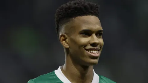 Estêvão, que deve chegar no Chelsea após o Mundial de Clube (Photo by Miguel Schincariol/Getty Images)