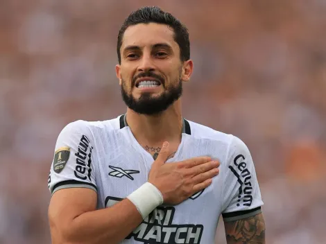 Botafogo pode perder Alex Telles para o Al-Nassr após o Mundial de Clubes
