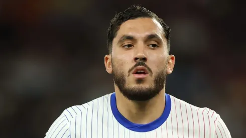 Ryan Cherki faz sua estreia pelo Manchester City.