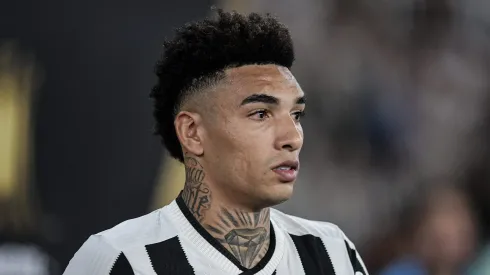 Seleção dos melhores jogadores de PSG e Botafogo tem apenas Igor Jesus do lado do Fogão.