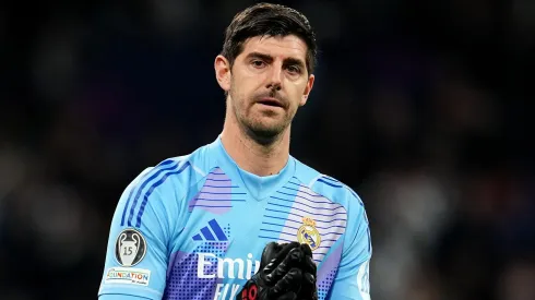 Courtois 'cutuca' Carlo Ancelotti após empate do Real Madrid no Mundial de Clubes (Photo by Aitor Alcalde/Getty Images)