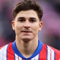 Barcelona prepara oferta astronômica para tirar Julián Álvarez do Atlético de Madrid