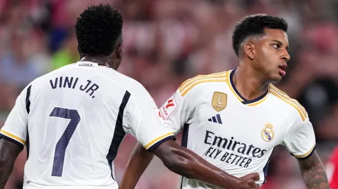 Rodrygo e Vinícius Júnior estão em rota de colisão no Real Madrid, diz portal. (Photo by Juan Manuel Serrano Arce/Getty Images)