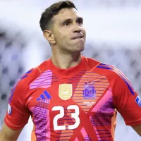 Emiliano ‘Dibu’ Martínez decide jogar no Manchester United e clube toma decisão de última hora