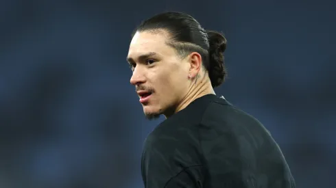 Darwin Núñez no aquecimento pelo Liverpool