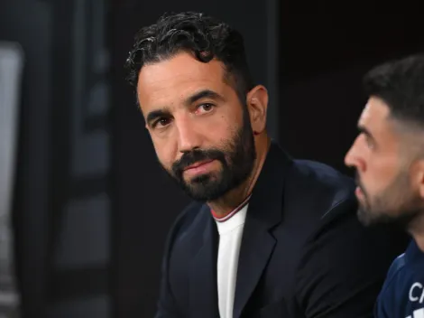 Mount quer ficar, mas torcida se manifesta sobre decisão