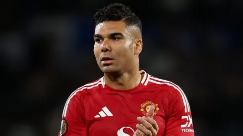 Manchester United se prepara para embolsar R$ 228 milhões com ida de Casemiro para o Al-Nassr. (Photo by Ion Alcoba Beitia/Getty Images)