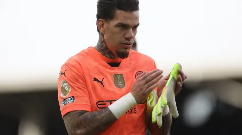 Ederson é o goleiro titular do Manchester City