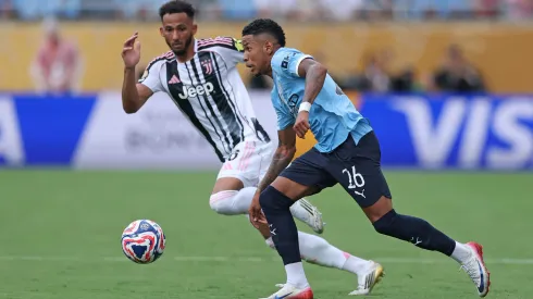 Savinho, autor do último gol, comentou sobre a evolução do time, o ritmo dos clubes europeus e a importância dos primeiros jogos para ganhar confiança. (Foto de Dan Mullan/Getty Images)