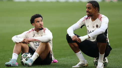 Zaire-Emery e Barcola no PSG. Foto: Carl Recine