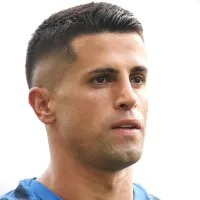 Deco, diretor do Barcelona, aprova retorno de João Cancelo e inicia negociações, diz portal