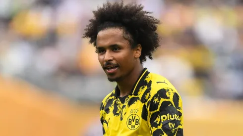 Karim Adeyemi em jogo do Borussia Dortmund. Foto: David Ramos