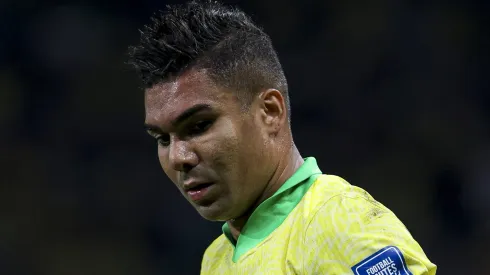 Casemiro muda de ideia e deve permanecer no Manchester United em meio a proposta do Al-Nassr. (Photo by Ricardo Moreira/Getty Images)