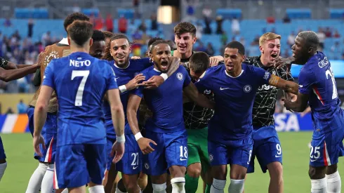 Entenda porque na vitória do Chelsea contra o Benfica por 4×1, aconteceu uma longa paralisação. (Photo by Buda Mendes/Getty Images)