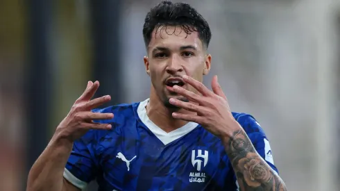 Marcos Leonardo joga contra o Fluminense? Departamento médico do Al-Hilal dá veredito sobre situação do brasileiro. (Photo by Yasser Bakhsh/Getty Images)