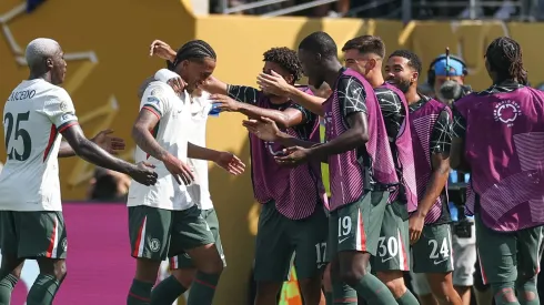 O duelo promete emoção e reforça a presença do talento nacional no futebol internacional. (Photo by Buda Mendes/Getty Images)
