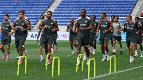 Visão geral do interior do estádio enquanto os jogadores do Chelsea FC treinam durante a sessão de treinamento da equipe, antes da final da Copa do Mundo de Clubes da FIFA 2025 entre Chelsea FC e Paris Saint-Germain, no The Stadium at Harrison, em 11 de julho de 2025, em Harrison, Nova Jersey. (Foto de Buda Mendes/Getty Images)
