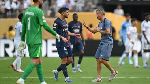 Beraldo e Luis Enrique em conversa