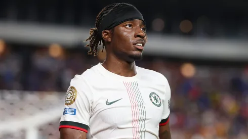 Noni Madueke, atacante do Chelsea, deve ser o novo reforço do Arsenal. Foto: Francois Nel