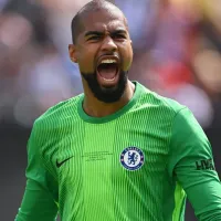 Robert Sanchez, do Chelsea, recebe o prêmio de melhor goleiro do Mundial de Clubes