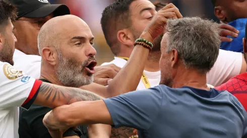 Luis Enrique, do PSG, pode ser sancionado por possível agressão a João Pedro. (Luke Hales/Getty Images)